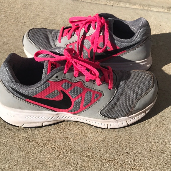 Nike Shoes - NIKE DOWNSHIFTER 6